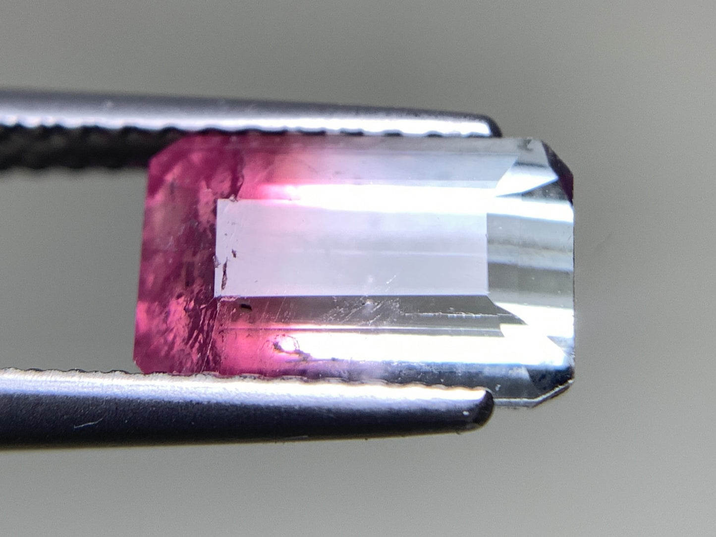 トルマリン（バイカラー） 天然  2.352ct  宝石ソーティング付き  8.8㎜×5.9㎜×4.7㎜  ルース（ 裸石 ）  5357Y