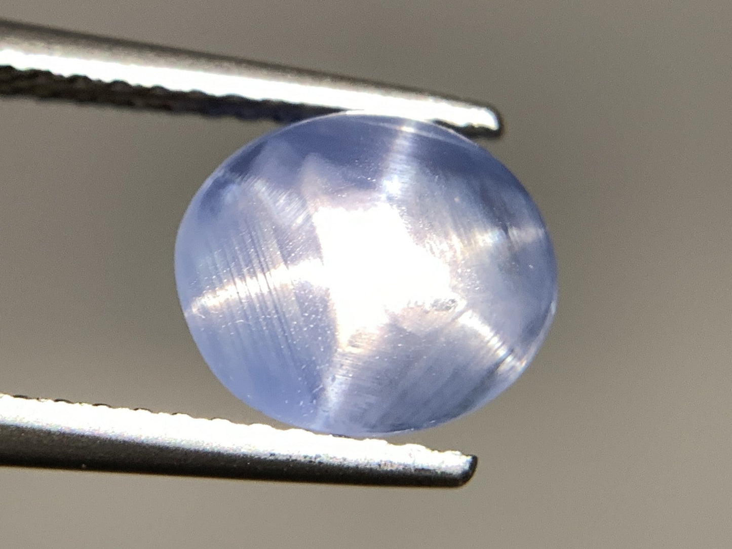 スターサファイア 天然 3.095ct 宝石ソーティング付き 8.4㎜×7.3㎜×4.4㎜ ルース（ 裸石 ） 7199Y