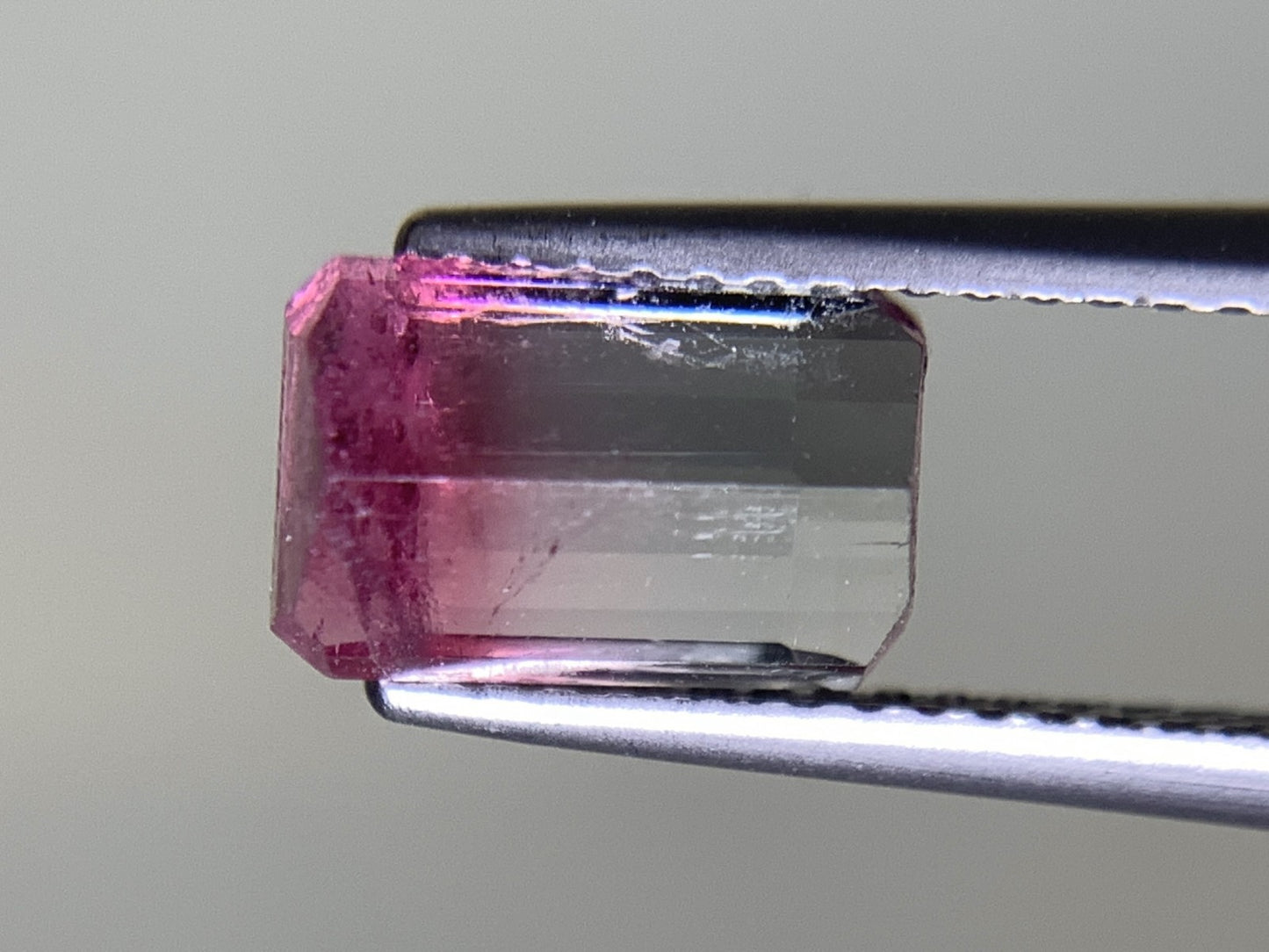 トルマリン（バイカラー） 天然  2.352ct  宝石ソーティング付き  8.8㎜×5.9㎜×4.7㎜  ルース（ 裸石 ）  5357Y