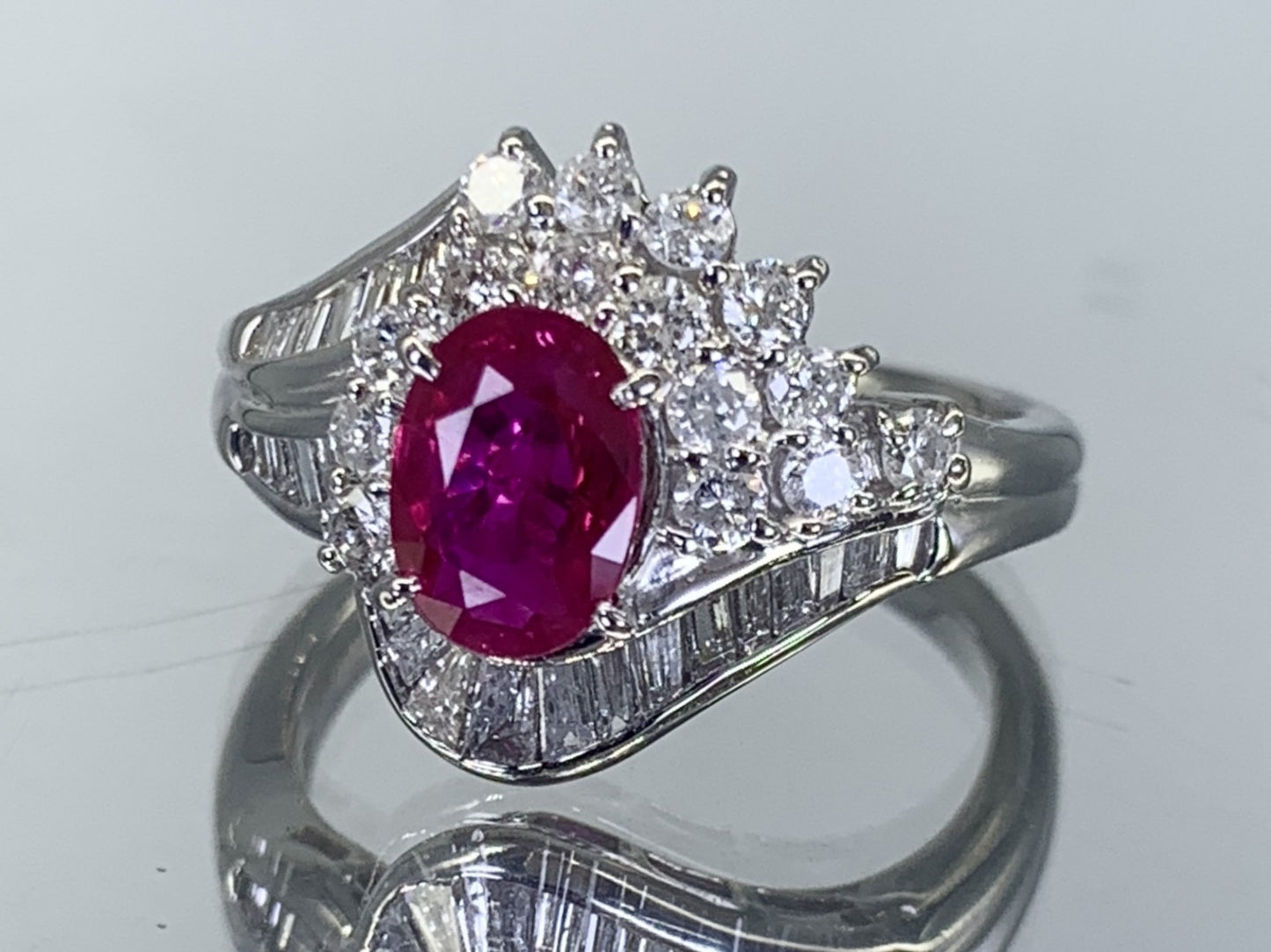 ルビー 1.03ct Pigeon Blood Myanmar AIGS 宝石鑑別書付き  7.33㎜×5.22㎜×2.79㎜ PT900 7.3g リング メレダイヤ 0.79ct 1226S
