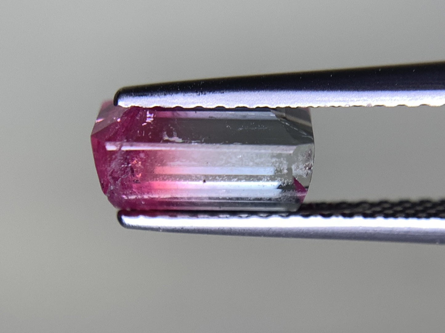 トルマリン（バイカラー） 天然  2.352ct  宝石ソーティング付き  8.8㎜×5.9㎜×4.7㎜  ルース（ 裸石 ）  5357Y