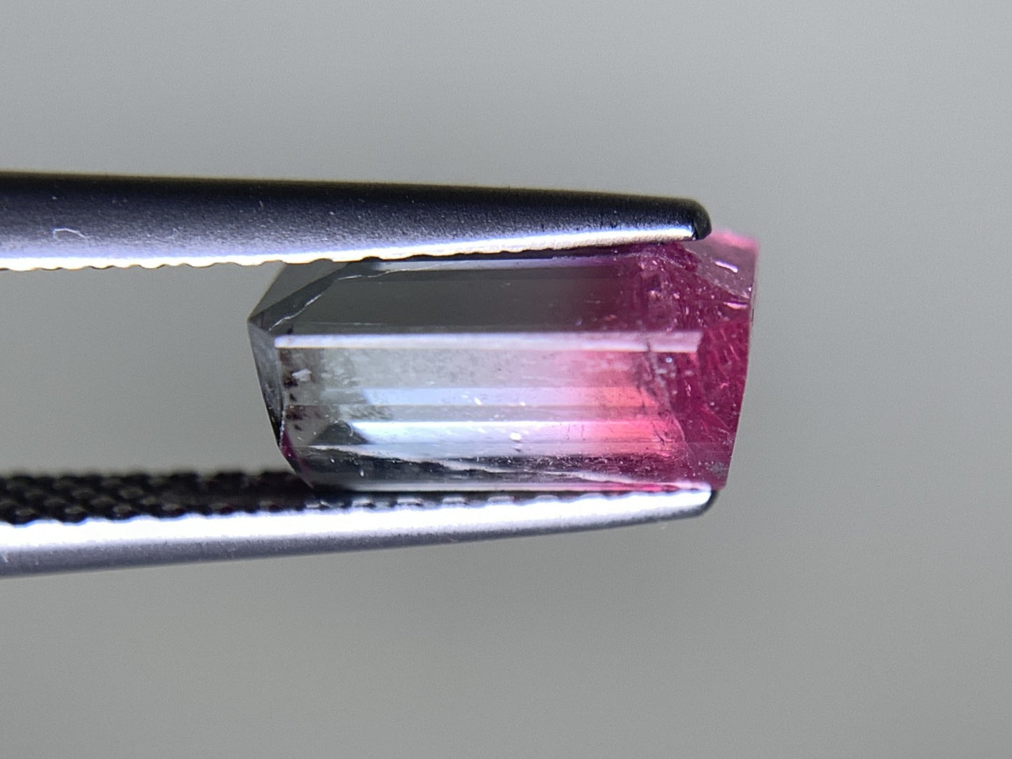 トルマリン（バイカラー） 天然  2.352ct  宝石ソーティング付き  8.8㎜×5.9㎜×4.7㎜  ルース（ 裸石 ）  5357Y