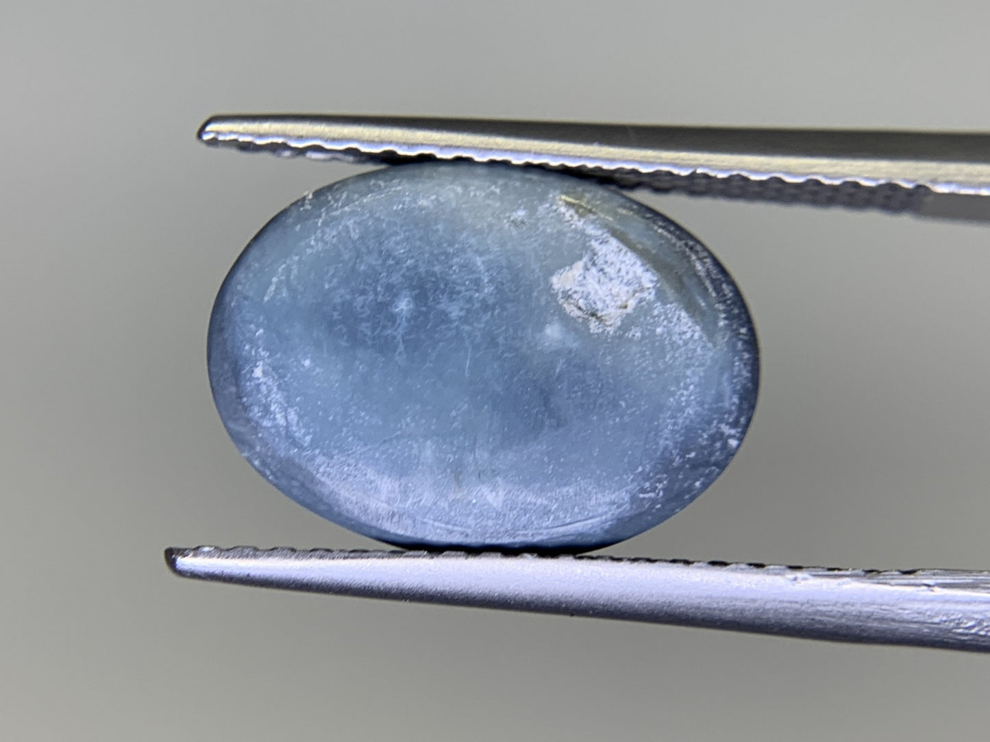 ブラックオパール 1.980ct  宝石ソーティング付き  12.7㎜×9.4㎜×2.6㎜ ルース（ 裸石 ） 2195Y