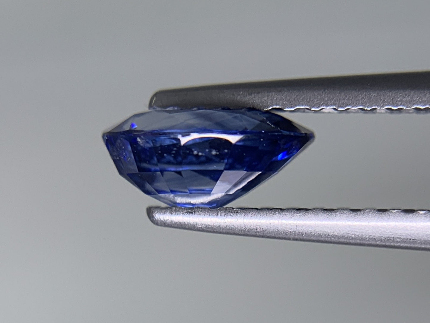 サファイア　 1.217ct　宝石ソーティング付き　 縦7.1㎜×横5.7㎜×高さ3.3㎜　 ルース（ 裸石 ）　 1337Y