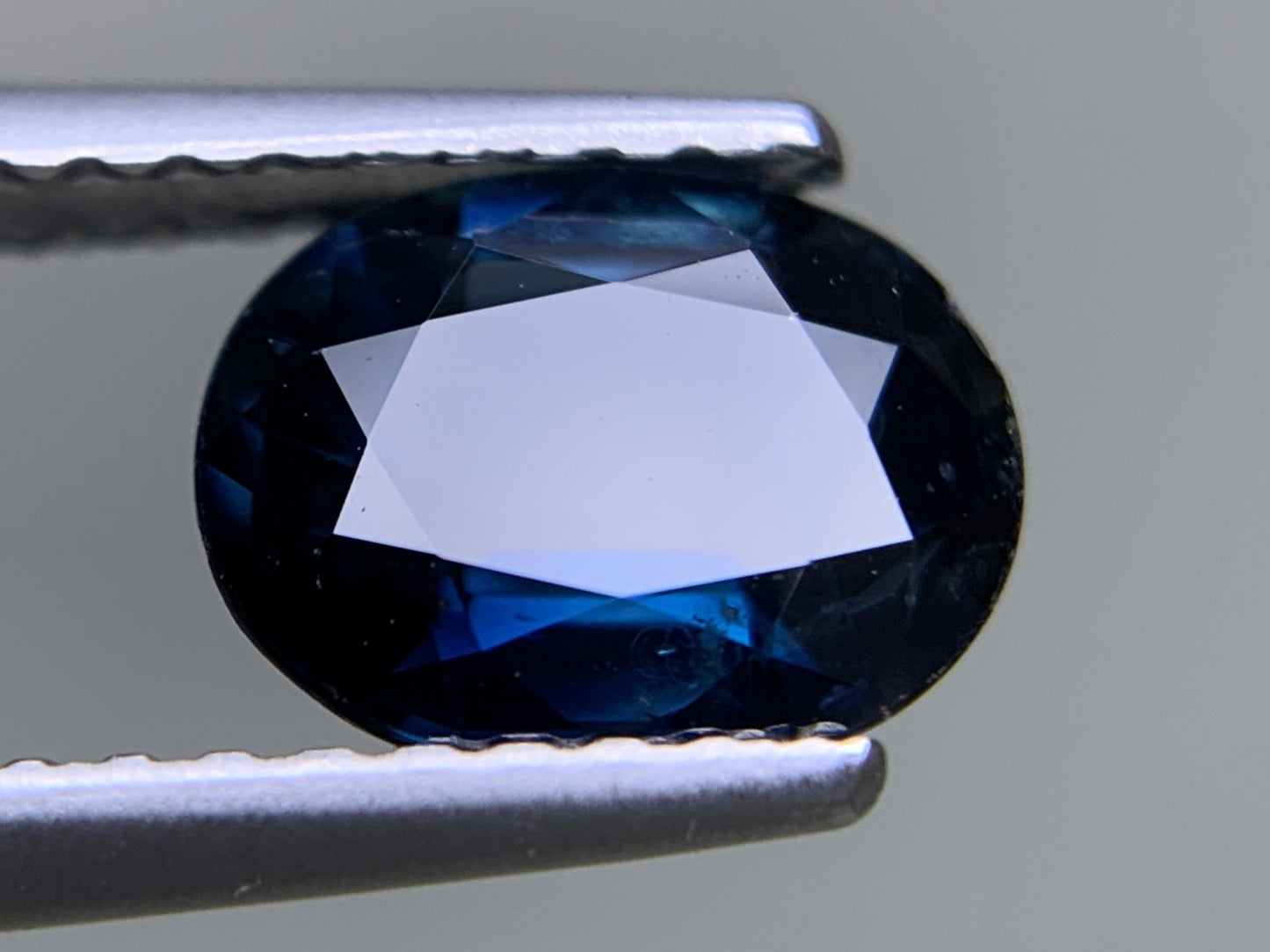 サファイア 天然 1.377ct 中央宝石ソーティング付き 7.59㎜×6.04㎜×3.51㎜ ルース（ 裸石 ） 5999Y