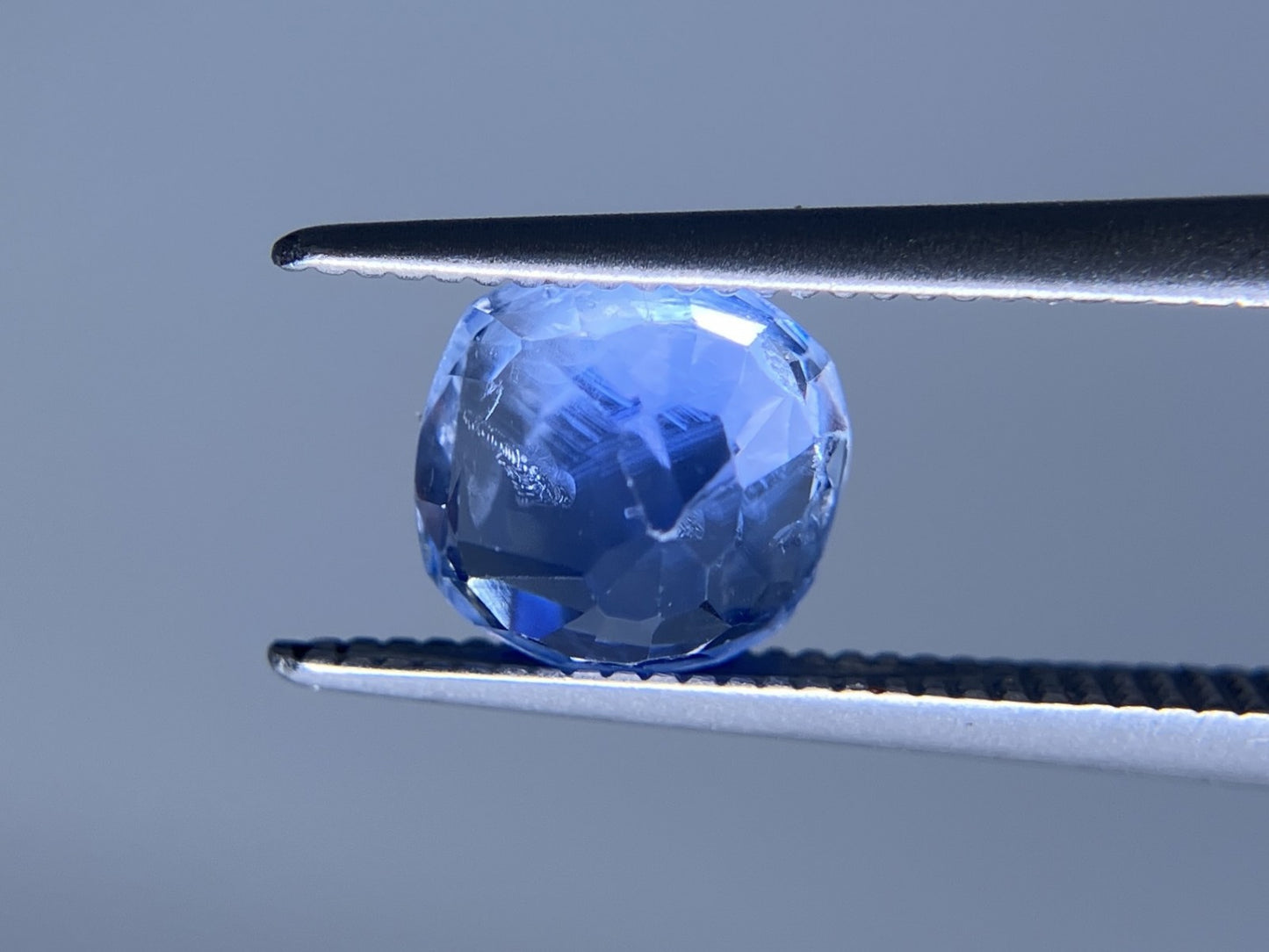 サファイア 1.76ct GIA鑑別書付き 非加熱 スリランカ産 6.78㎜×6.65㎜×4.39㎜ ルース（ 裸石 ） 3287S
