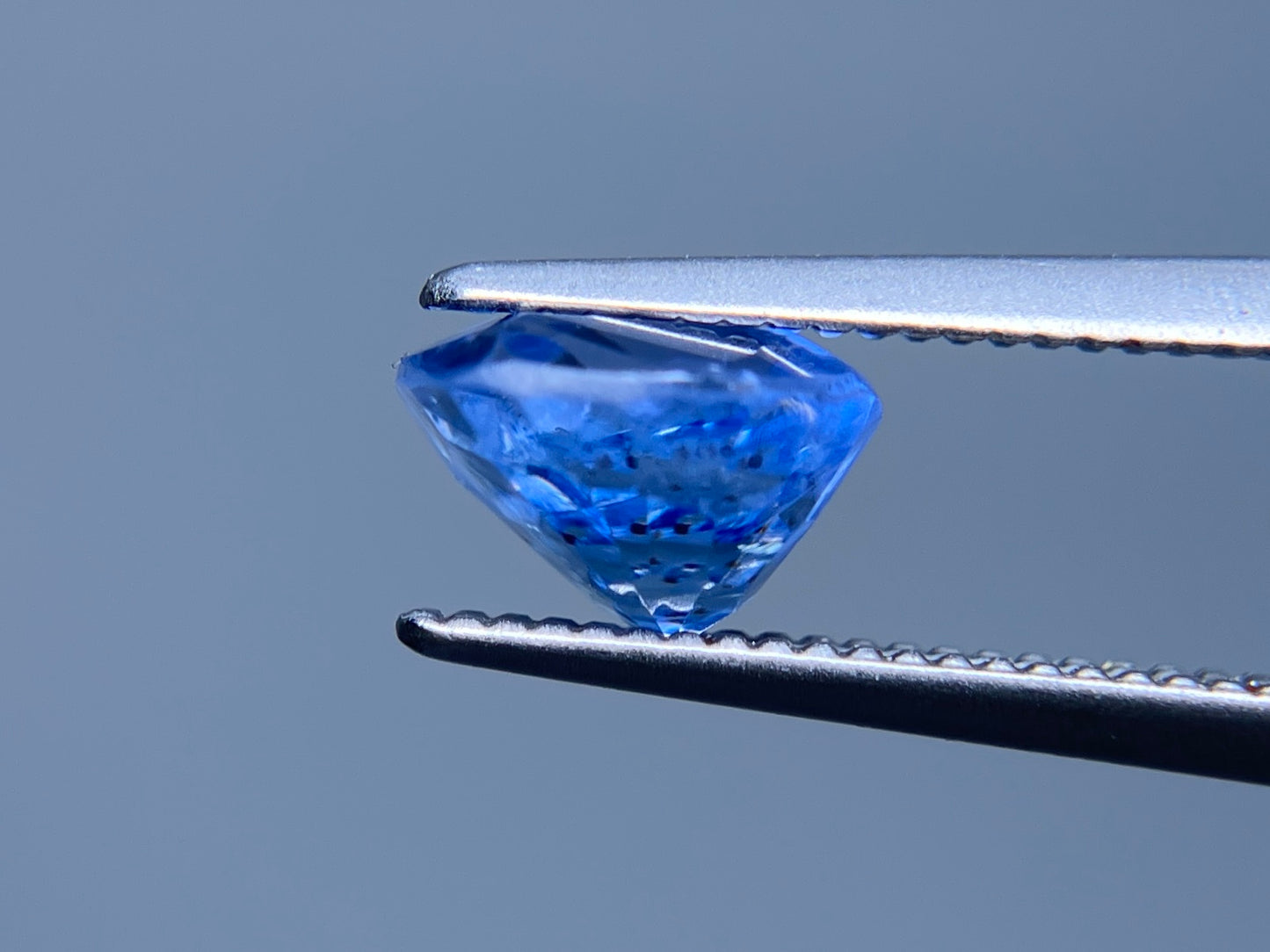 サファイア 1.76ct GIA鑑別書付き 非加熱 スリランカ産 6.78㎜×6.65㎜×4.39㎜ ルース（ 裸石 ） 3287S