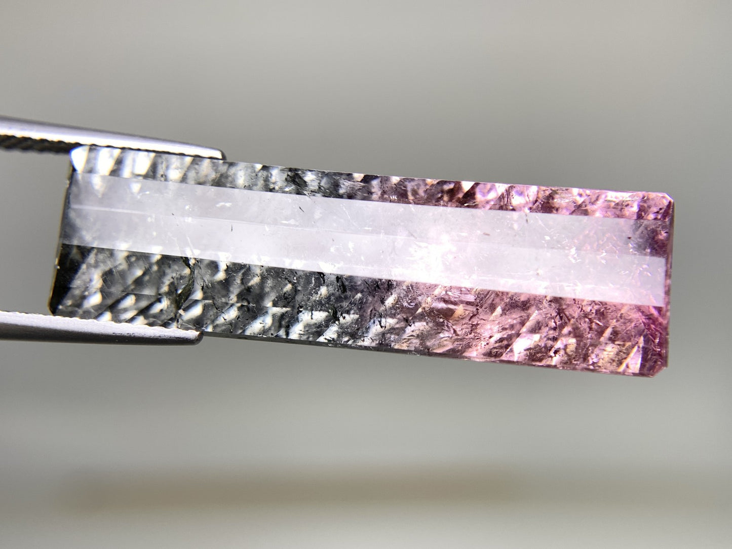 パーティカラードトルマリン 20.262ct 中央宝石ソーティング付き 33.45㎜×10.22㎜×6.71㎜ 天然 ルース（ 裸石 ） 4626Y