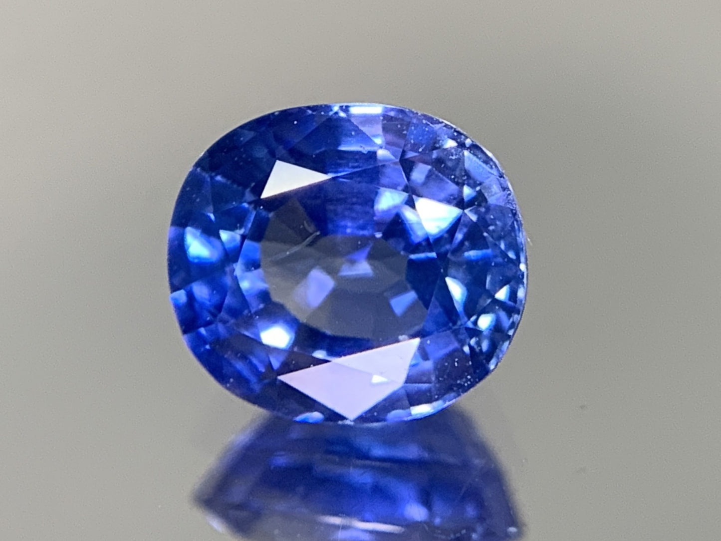 サファイア 1.553ct  宝石ソーティング付き  6.9㎜×6.1㎜×4.1㎜ ルース（ 裸石 ） 1749Y