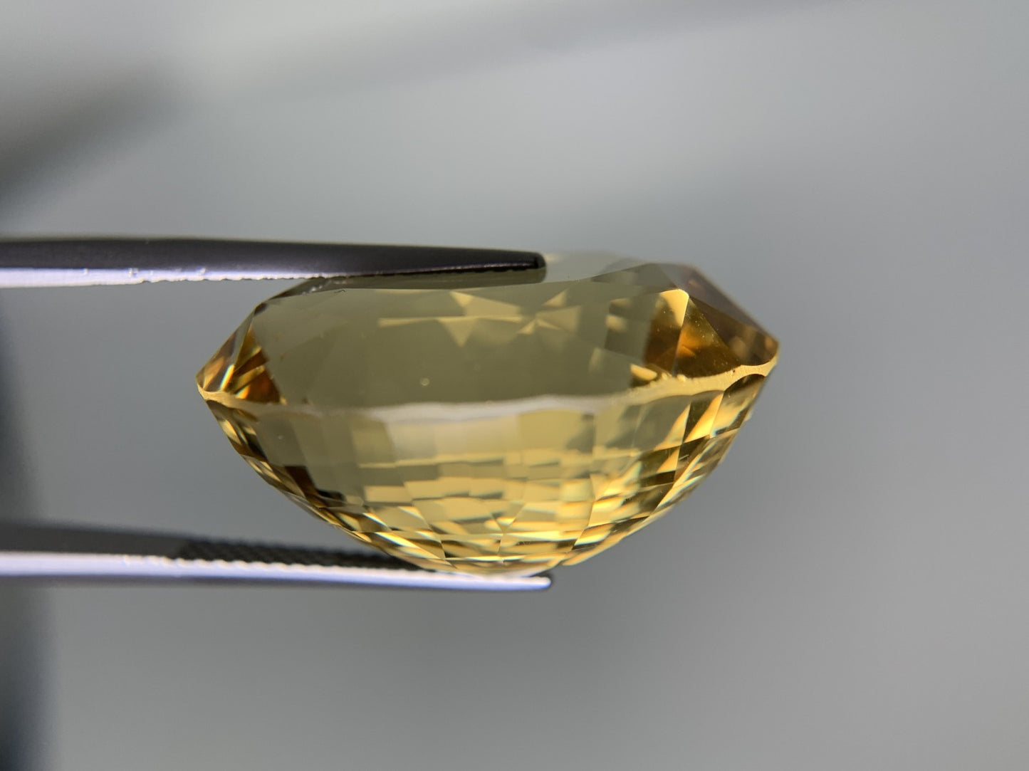 シトリン天然 39.496ct 宝石ソーティング付き 24.2㎜×19.4㎜×13.7㎜ ルース（ 裸石 ） 8319Y