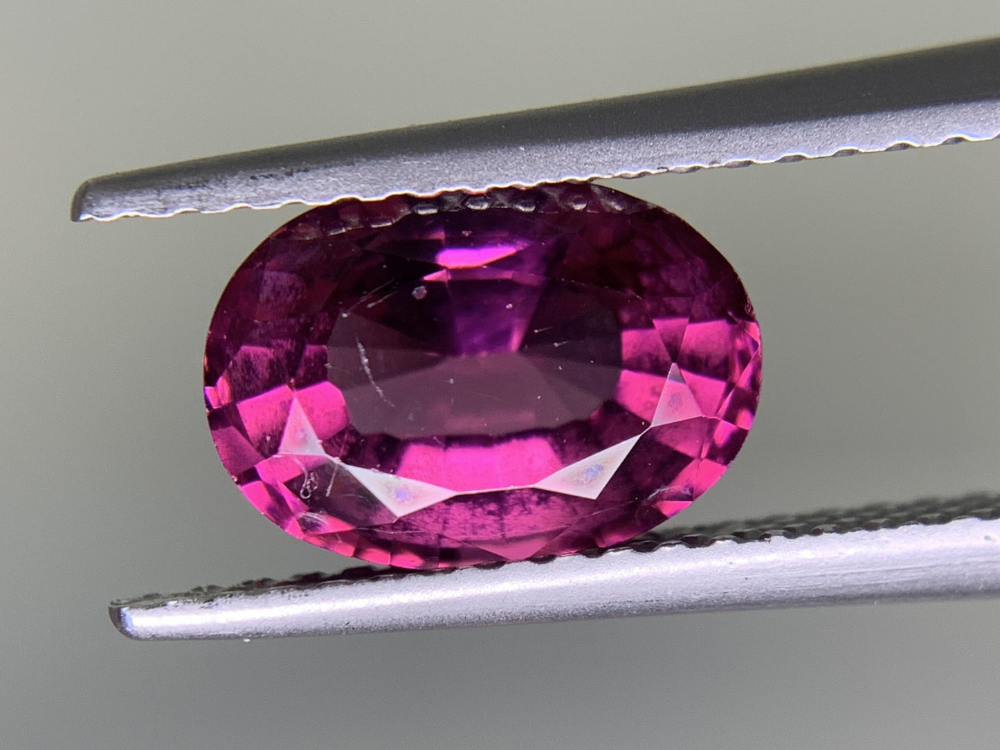 ロードライトガーネット 2.532ct 宝石ソーティング付き  9.2㎜×6.6㎜×5.0㎜  ルース（ 裸石 ） 3254Y