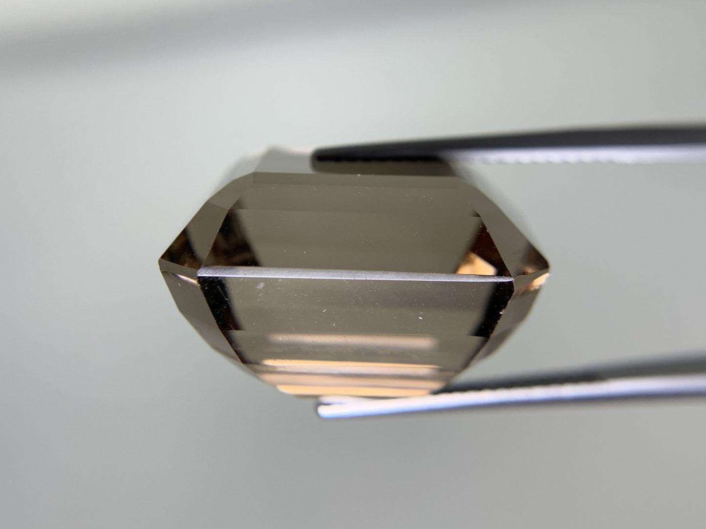 スモーキークォーツ 天然 37.573ct 宝石ソーティング付き 19.9㎜×17.4㎜×14.5㎜ ルース（ 裸石 ） 8317Y