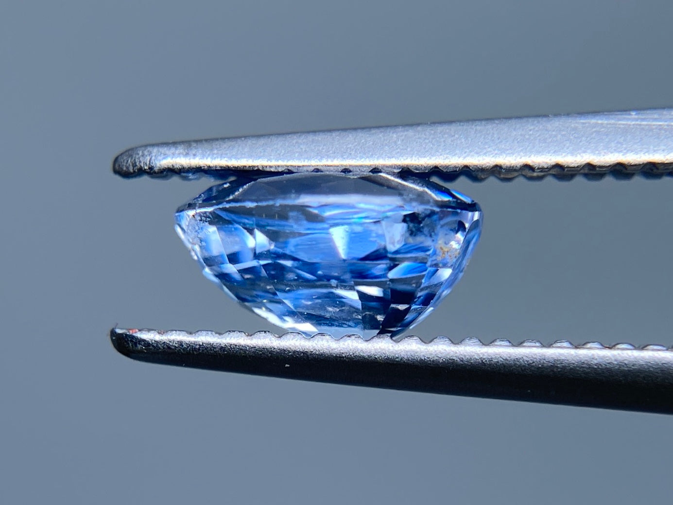 サファイア 1.067ct 宝石ソーティング付き 6.3㎜×5.1㎜×3.4㎜ ルース（ 裸石 ） 3323S