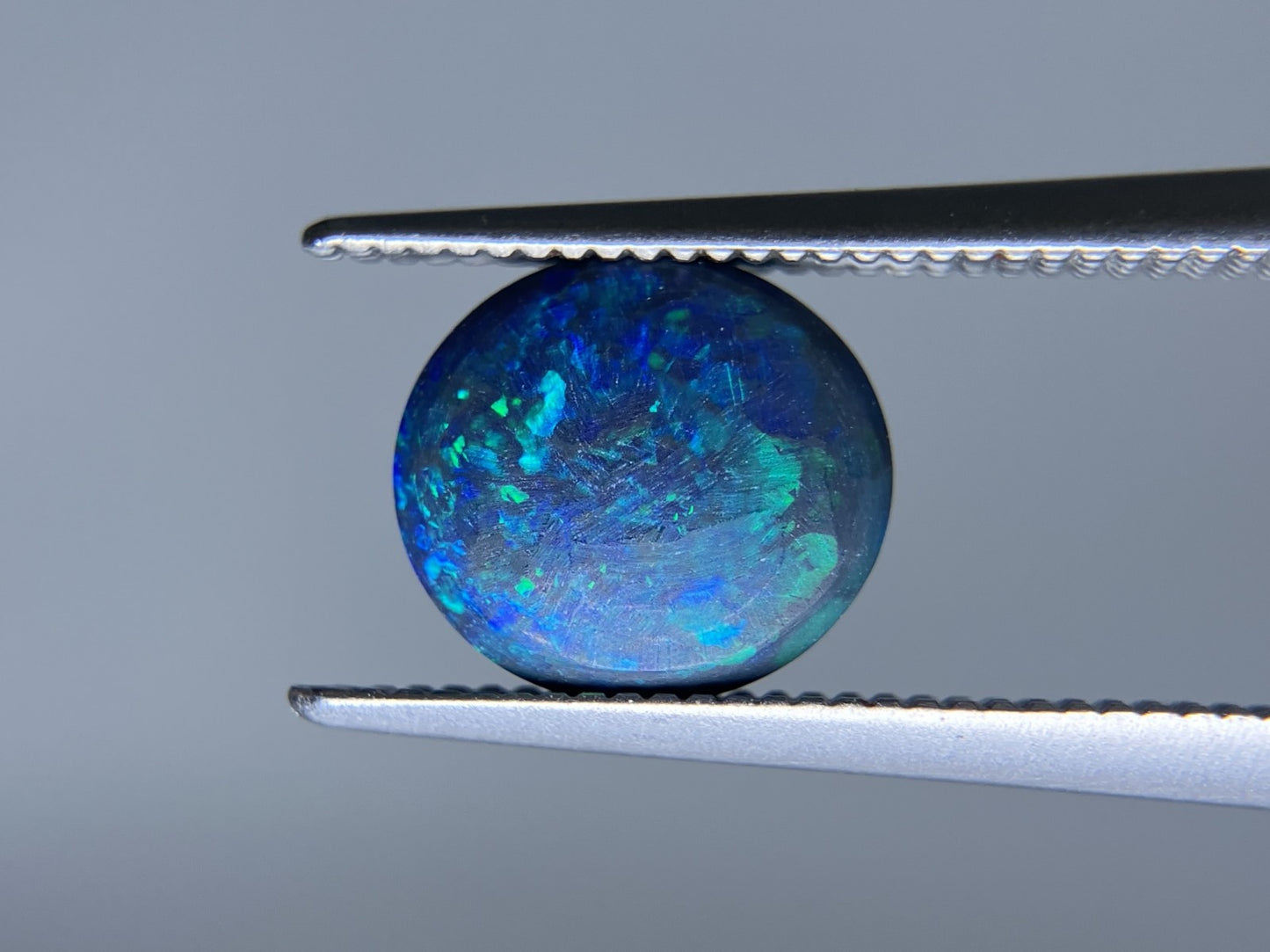 ブラックオパール 1.223ct 中央宝石ソーティング付き 8.3㎜×7.6㎜×3.3㎜ ルース（ 裸石 ） 3722S