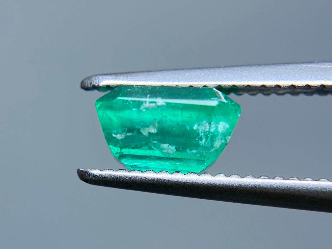 エメラルド 1.019ct 中央宝石ソーティング付き 6.28㎜×5.70㎜×3.75㎜ ルース（ 裸石 ） 3536S