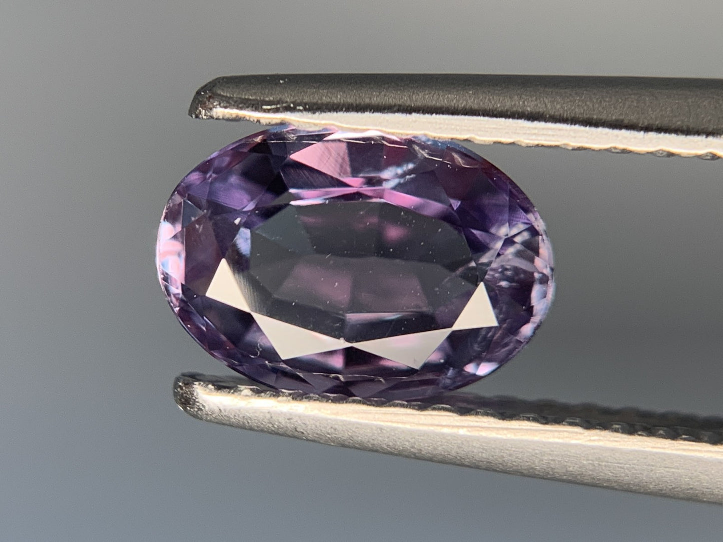 アレキサンドライト 1.298ct  中央宝石ソーティング付き  7.81㎜×5.67㎜×3.44㎜  ルース（ 裸石 ） 4131Y