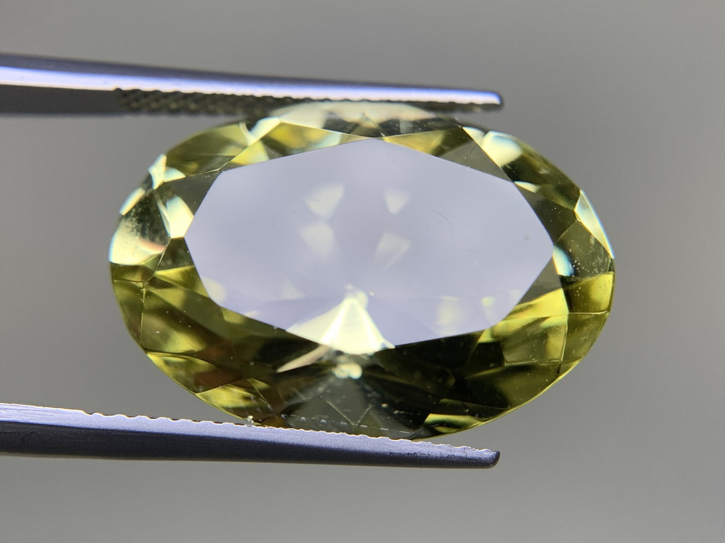 クォーツ 天然 18.236ct 宝石ソーティング付き 21.2㎜×15.4㎜×10.9㎜ ルース（ 裸石 ） 6437Y