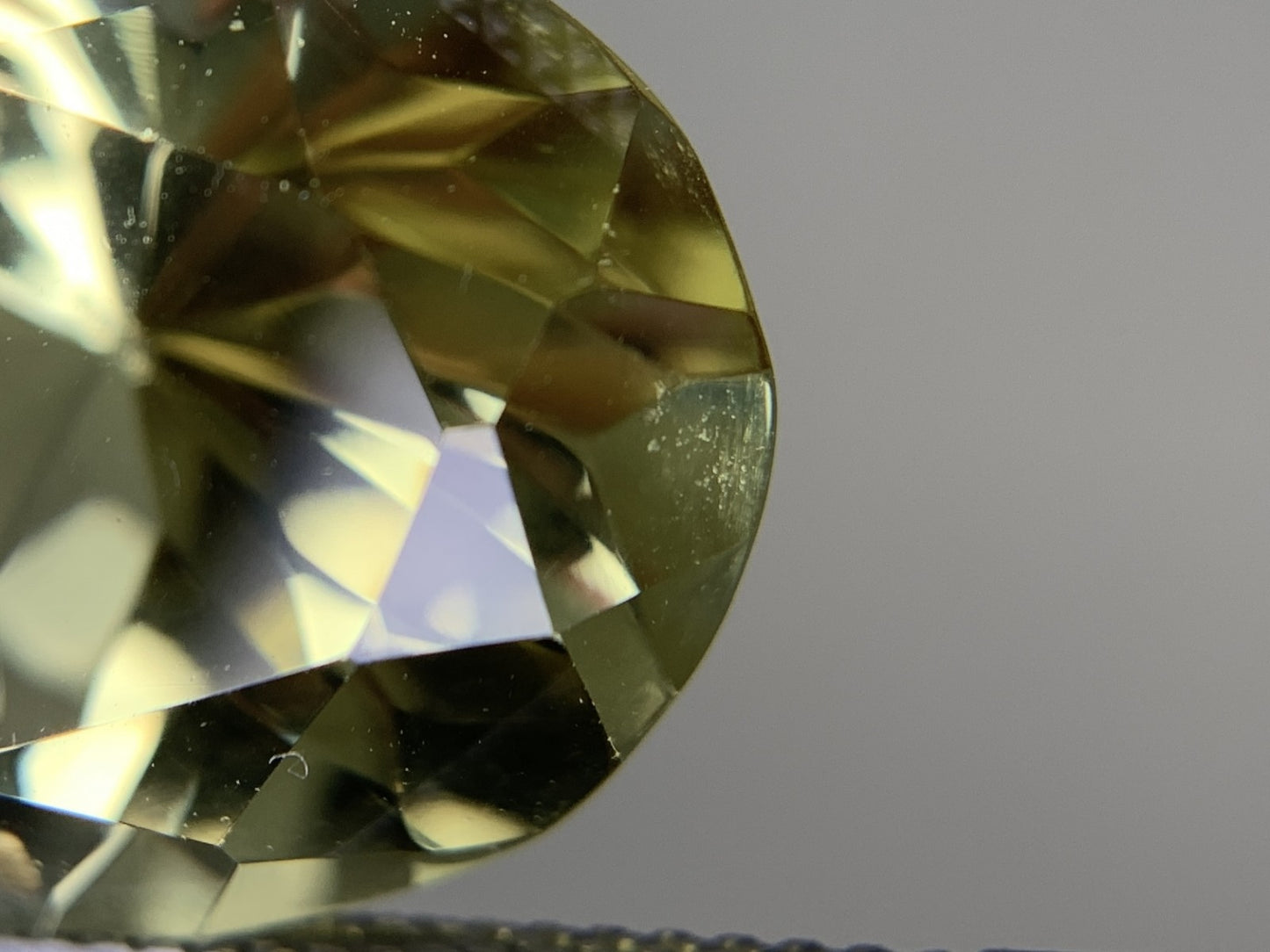 クォーツ 天然 18.236ct 宝石ソーティング付き 21.2㎜×15.4㎜×10.9㎜ ルース（ 裸石 ） 6437Y