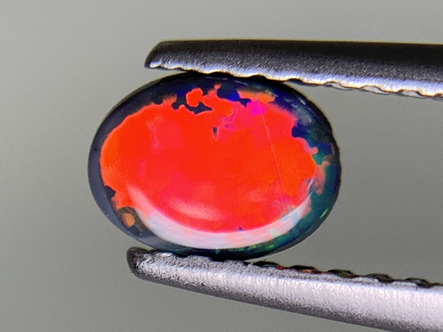 ブラックオパール 天然 0.287ct カン有り 宝石ソーティング付き 5.7㎜×4.3㎜×1.7㎜ ルース（ 裸石 ） 6126Y