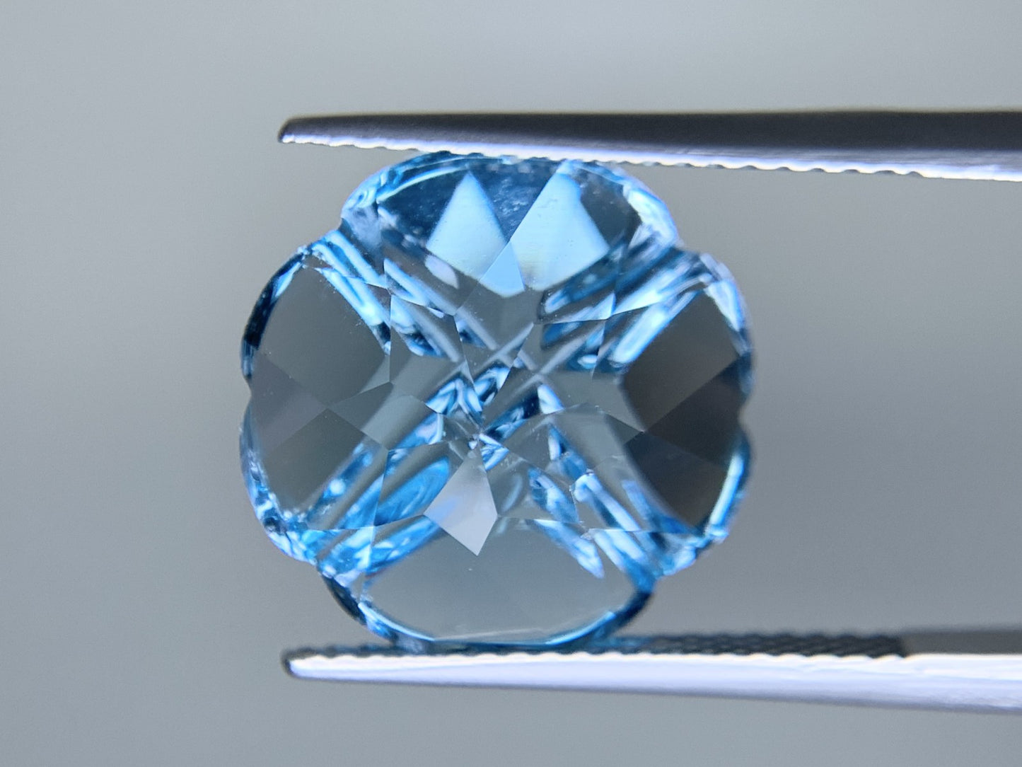 ブルートパーズ 天然 11.127ct 宝石ソーティング付き 14.1㎜×13.8㎜×8.3㎜ ルース（ 裸石 ） 8333Y