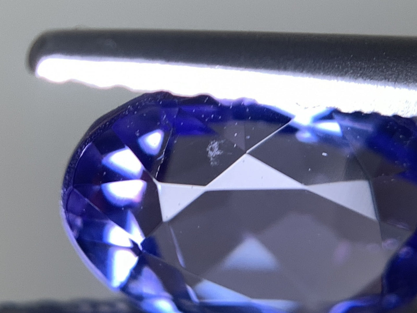 タンザナイト 天然 2.086ct 宝石ソーティング付き 9.0㎜×7.0㎜×4.5㎜ ルース（ 裸石 ） 7153Y