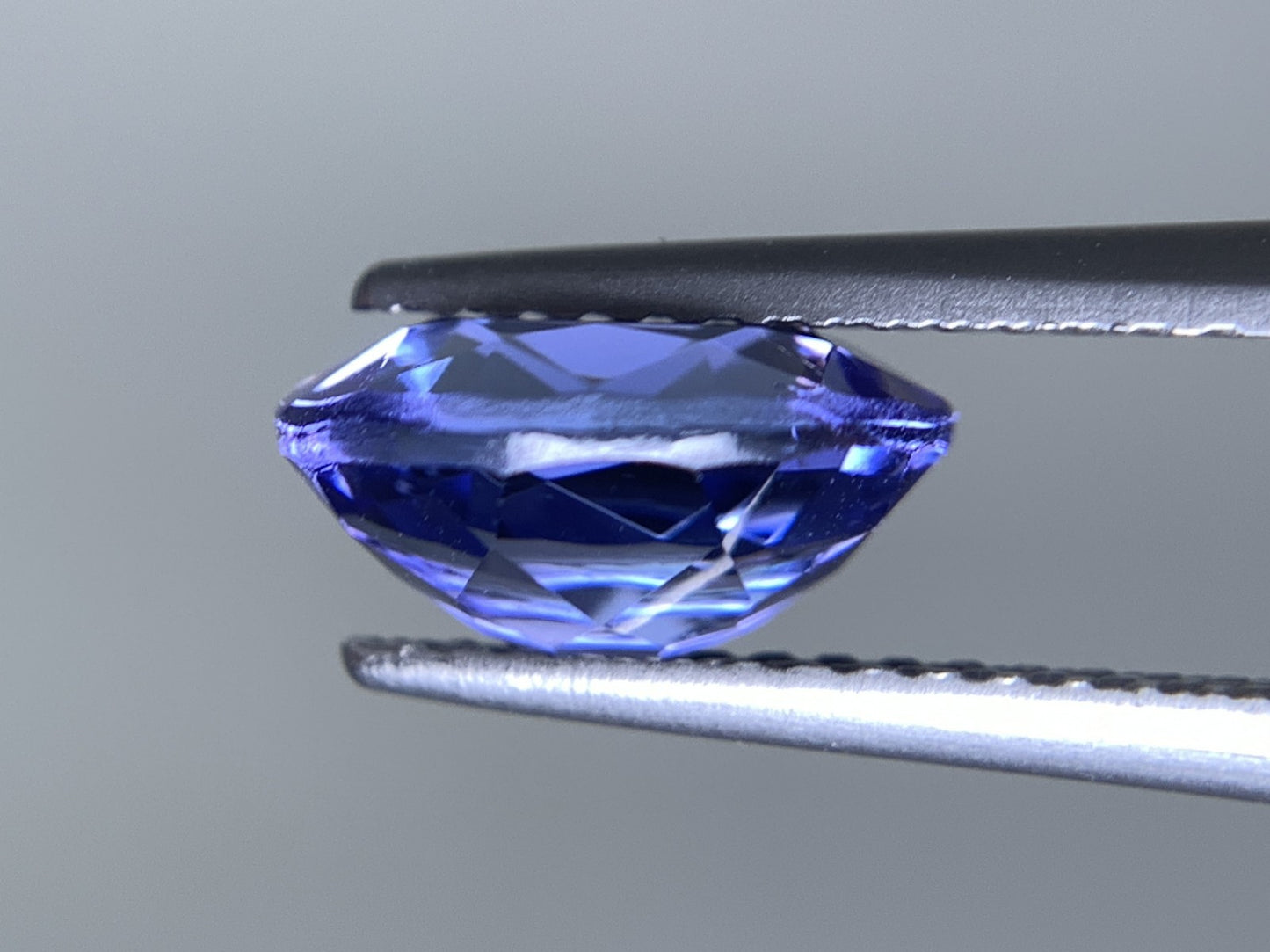タンザナイト 天然 2.086ct 宝石ソーティング付き 9.0㎜×7.0㎜×4.5㎜ ルース（ 裸石 ） 7153Y