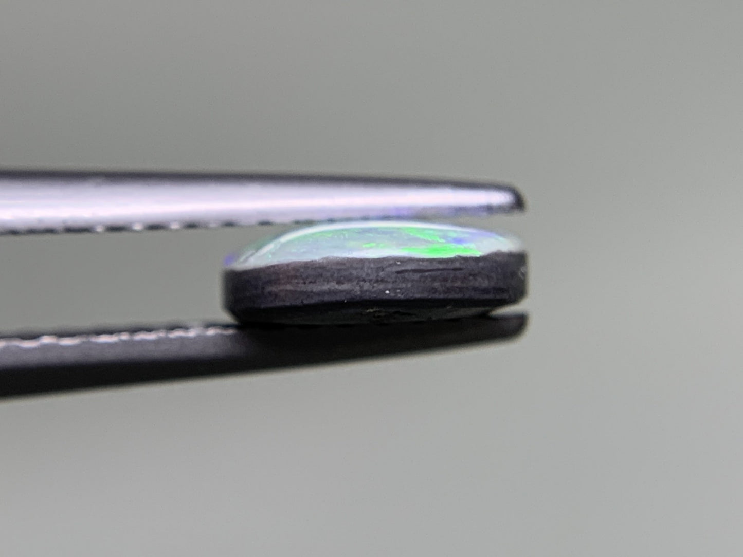 ブラックオパール 天然 1.031ct 宝石ソーティング付き 9.2㎜×7.1㎜×2.2㎜ ルース（ 裸石 ） 6359Y