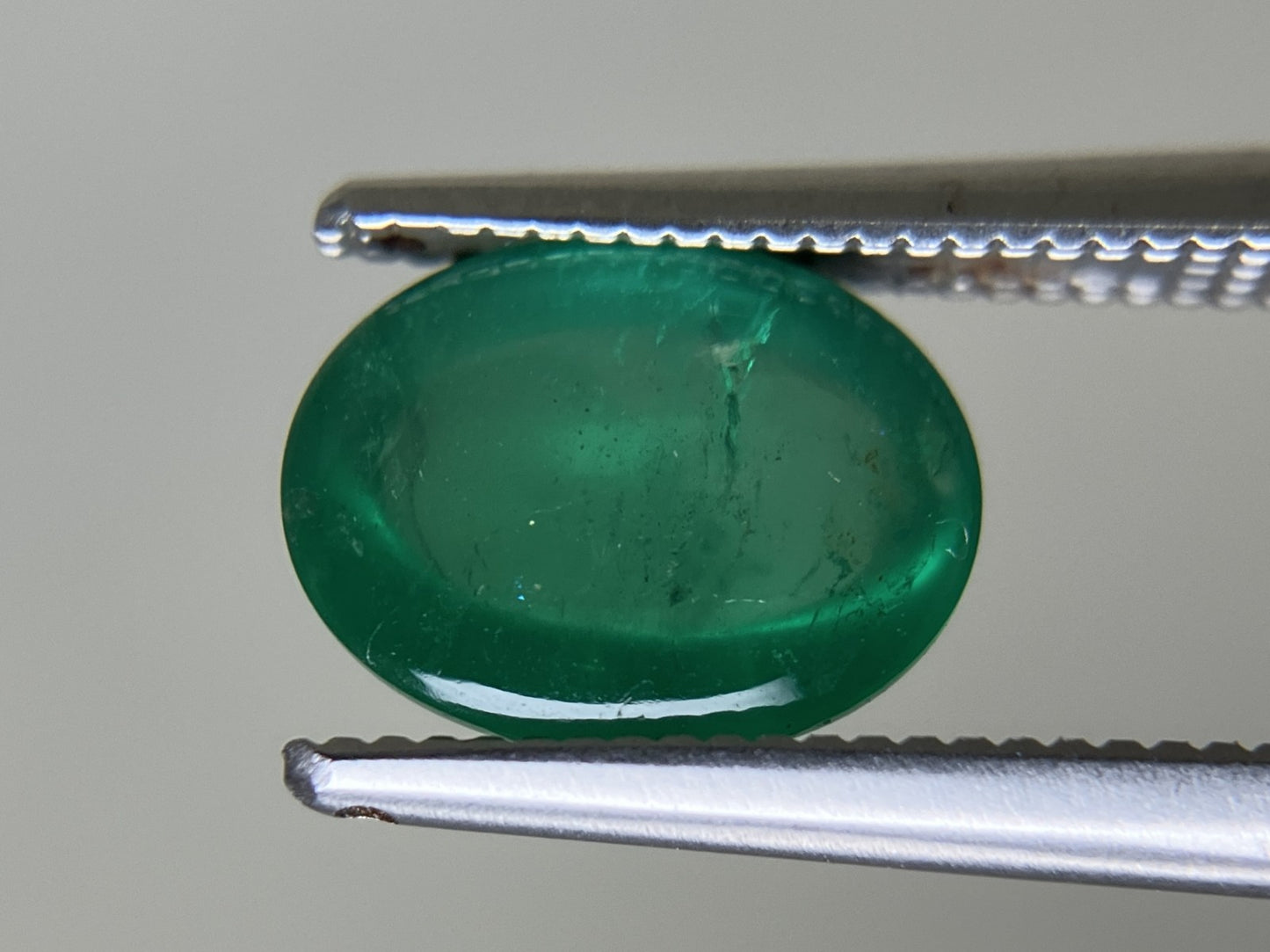 エメラルド  天然  1.956ct  中央宝石ソーティング付き 9.1㎜×6.9㎜×4.4㎜   天然 ルース（ 裸石 ） 5845YY