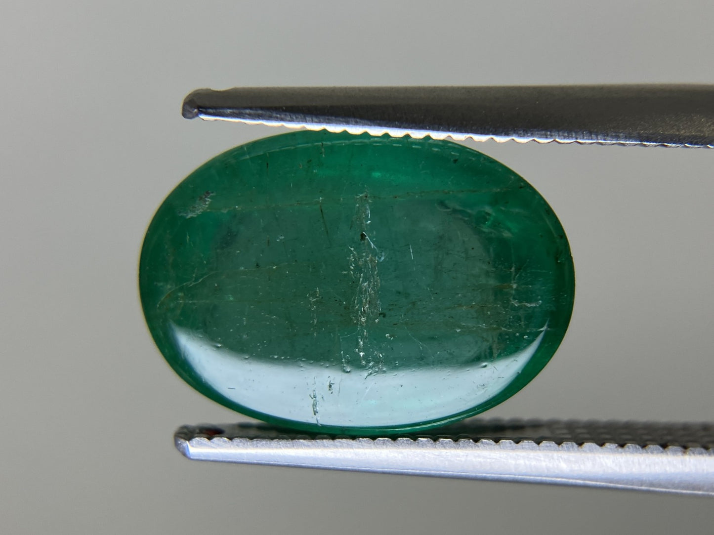 エメラルド  天然  4.967ct  中央宝石ソーティング付き 12.9㎜×9.1㎜×5.6㎜   天然 ルース（ 裸石 ） 5625YY