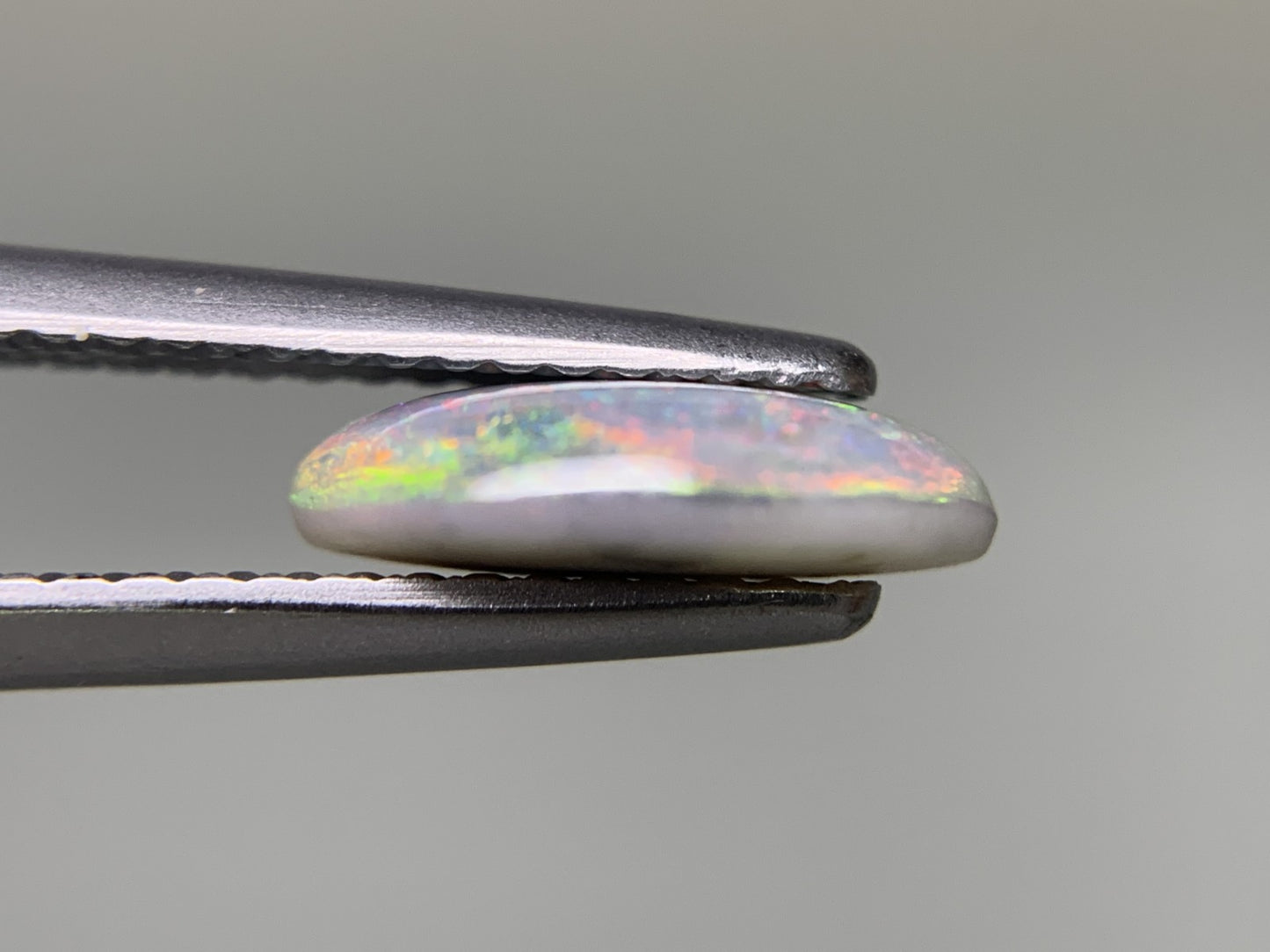 ブラックオパール 1.403ct 宝石ソーティング付き  10.5㎜×7.3㎜×2.8㎜  ルース（ 裸石 ） 4057Y