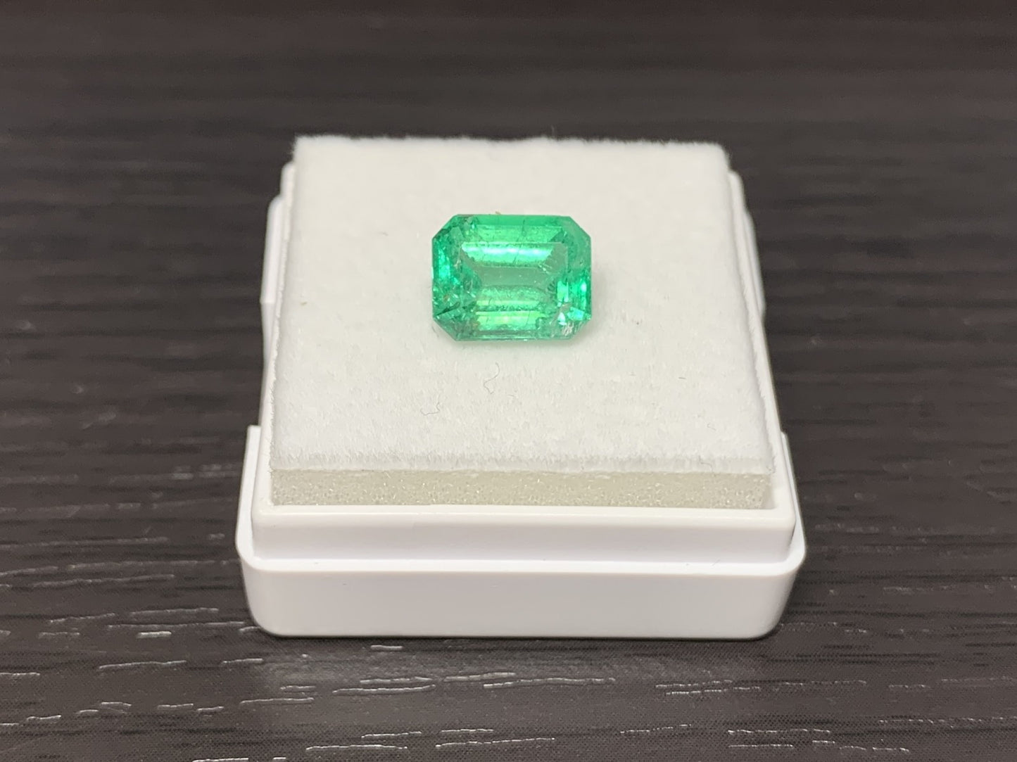 エメラルド  1.78ct  GIA宝石鑑別書付き  Colombia 8.27㎜×6.50㎜×4.75㎜  ルース（ 裸石 ）   2122Y