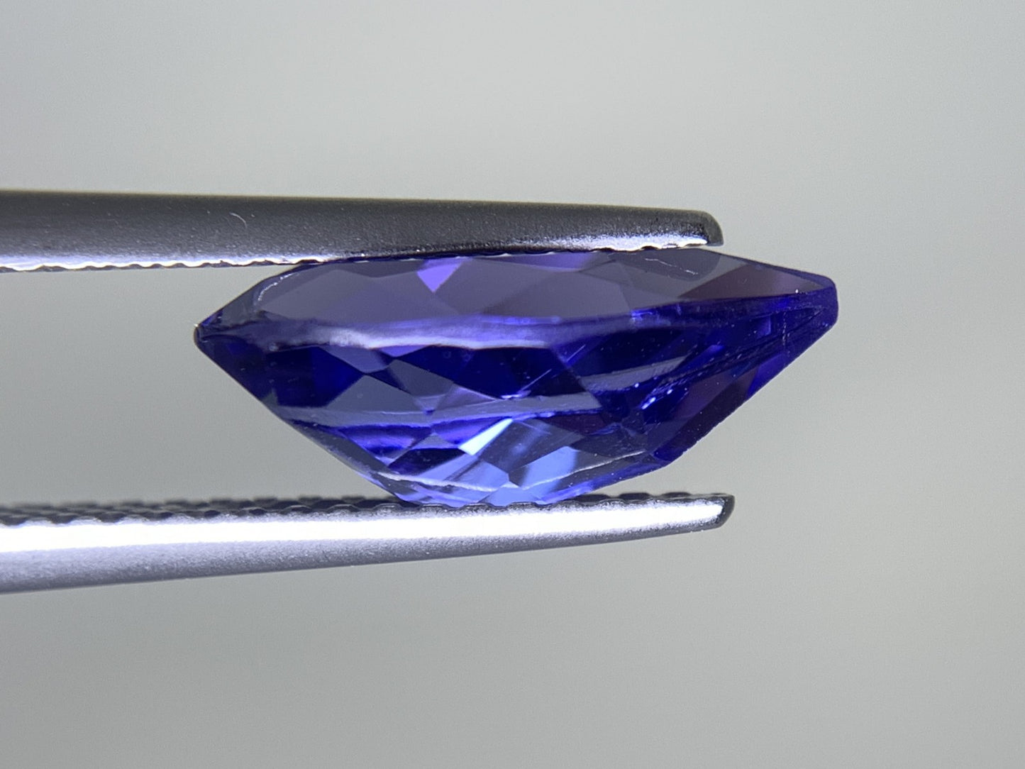 タンザナイト 天然 2.666ct 宝石ソーティング付き 12.2㎜×6.8㎜×4.8㎜ ルース（ 裸石 ） 7150Y