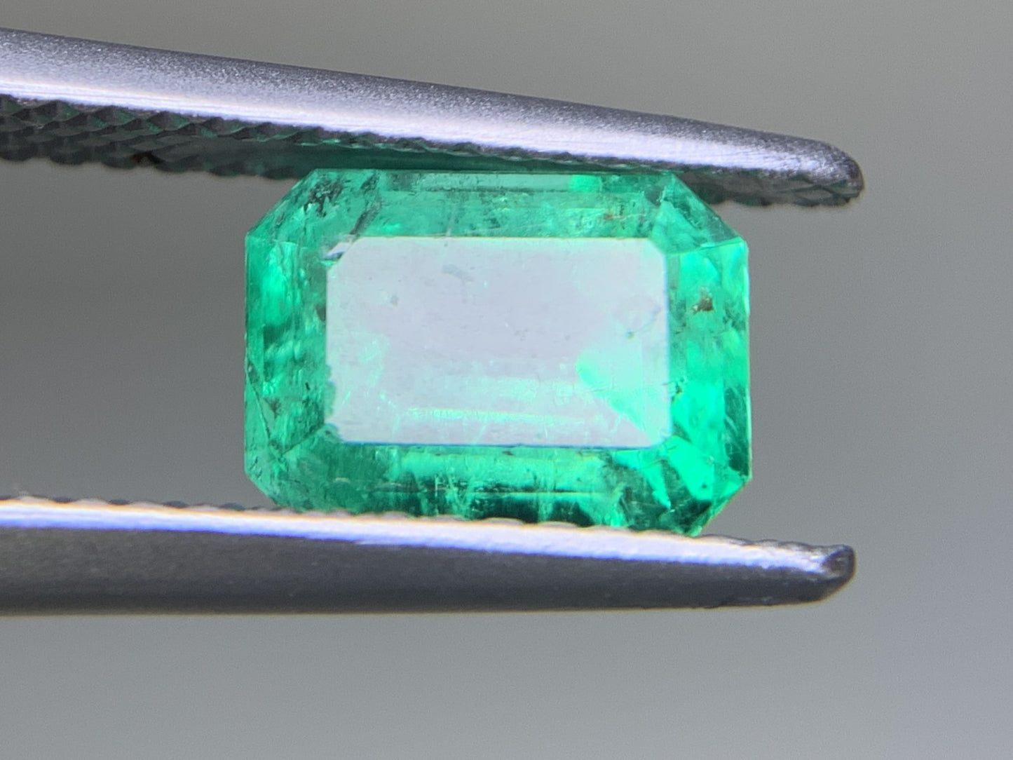 エメラルド  1.78ct  GIA宝石鑑別書付き  Colombia 8.27㎜×6.50㎜×4.75㎜  ルース（ 裸石 ）   2122Y
