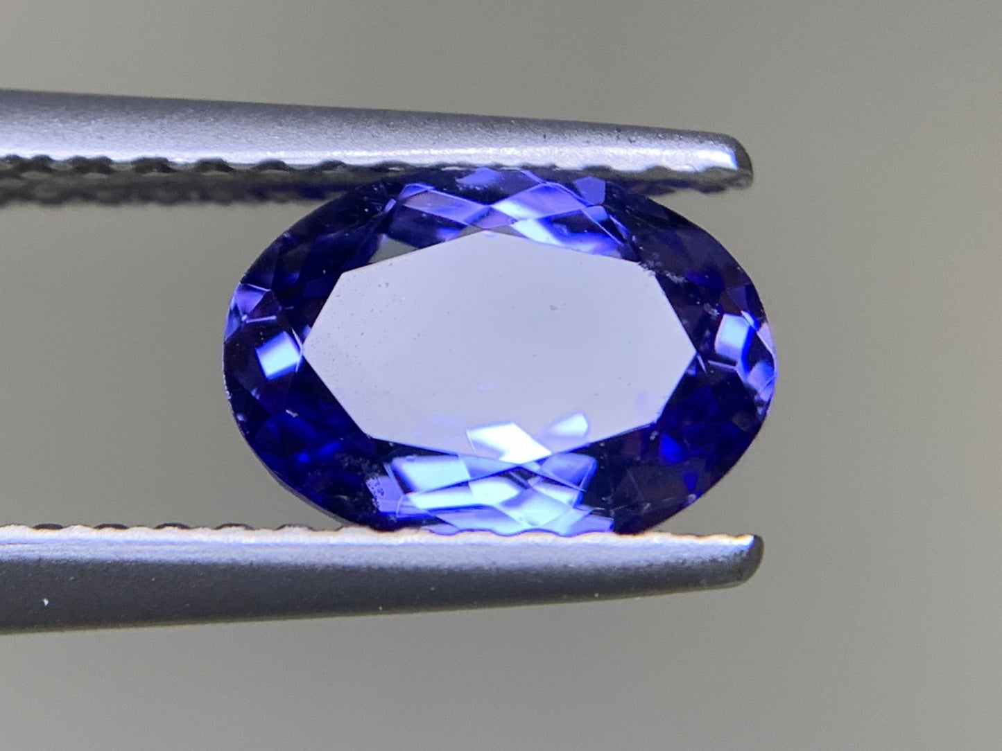 タンザナイト 1.252ct 宝石ソーティング付き  7.9㎜×5.8㎜×3.3㎜  ルース（ 裸石 ） 3195Y