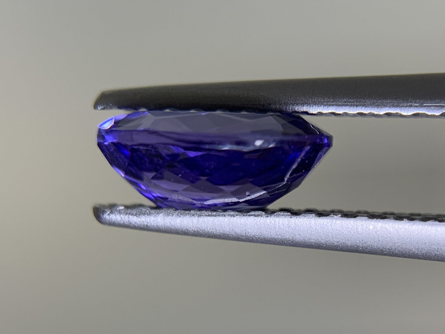 タンザナイト 1.252ct 宝石ソーティング付き  7.9㎜×5.8㎜×3.3㎜  ルース（ 裸石 ） 3195Y