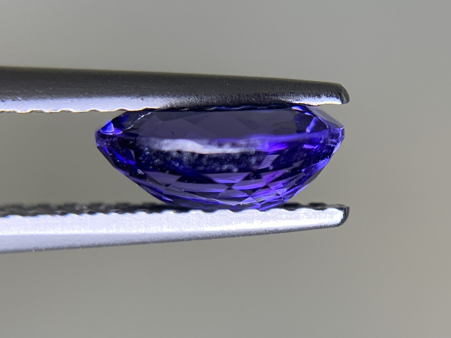 タンザナイト 1.252ct 宝石ソーティング付き  7.9㎜×5.8㎜×3.3㎜  ルース（ 裸石 ） 3195Y