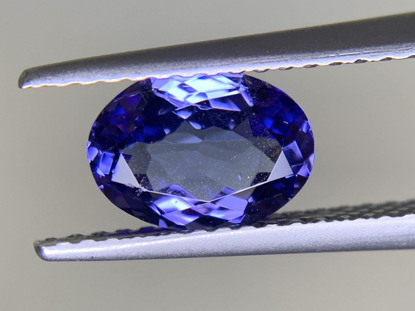 タンザナイト 1.252ct 宝石ソーティング付き  7.9㎜×5.8㎜×3.3㎜  ルース（ 裸石 ） 3195Y