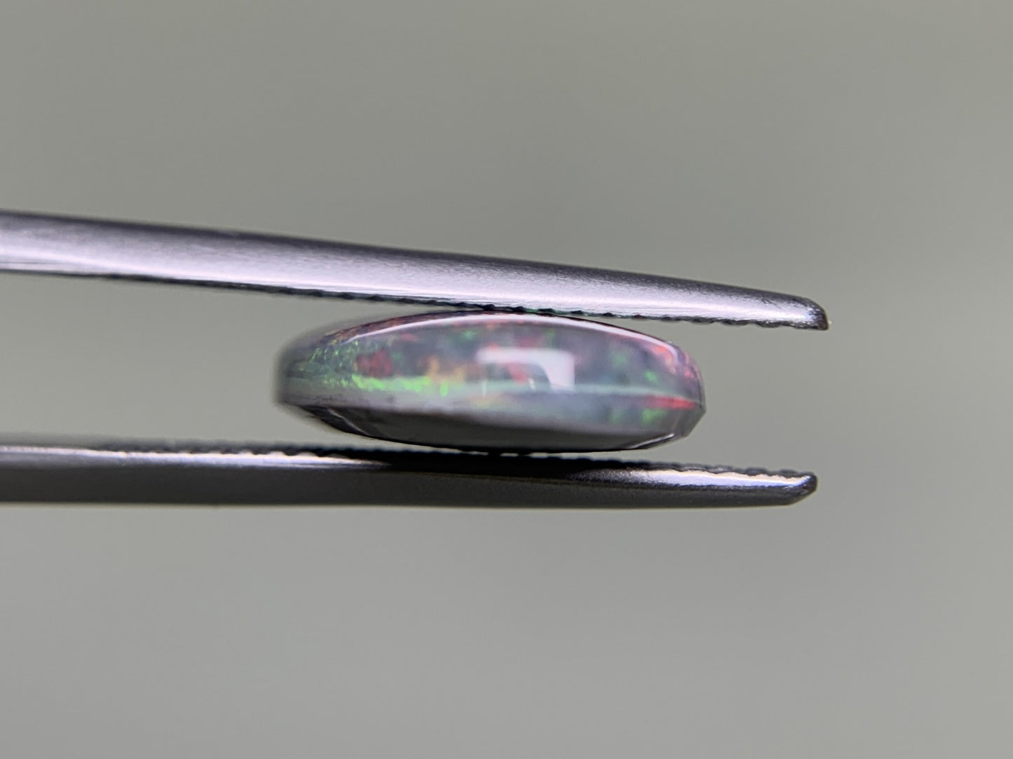 ブラックオパール 5.287ct  中央宝石ソーティング付き  16.7㎜×11.9㎜×4.1㎜  ルース（ 裸石 ） 4032Y