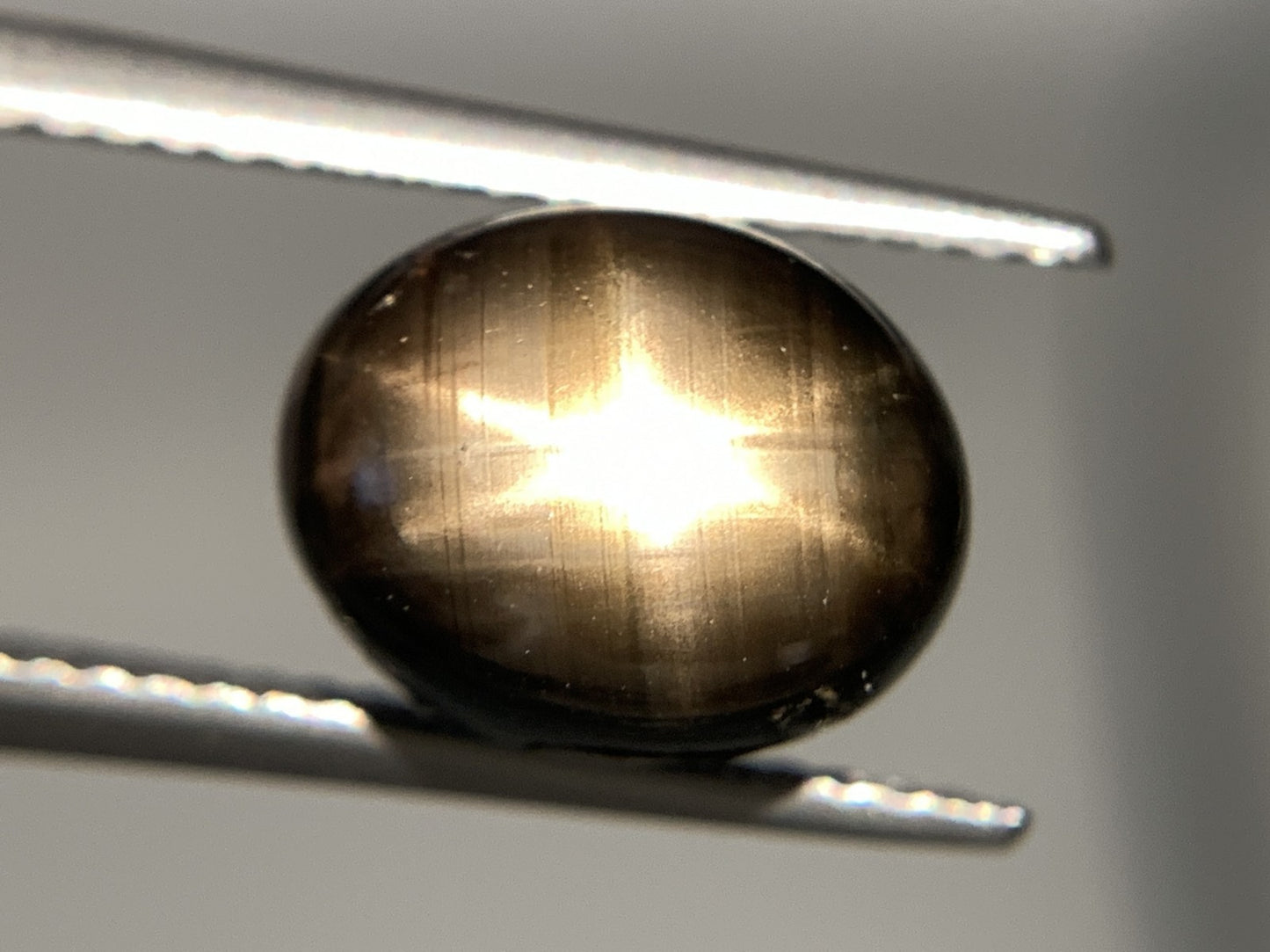 ブラックスターサファイア 天然  5.401ct  宝石ソーティング付き  10.2㎜×8.0㎜×5.5㎜  ルース（ 裸石 ）  5343Y