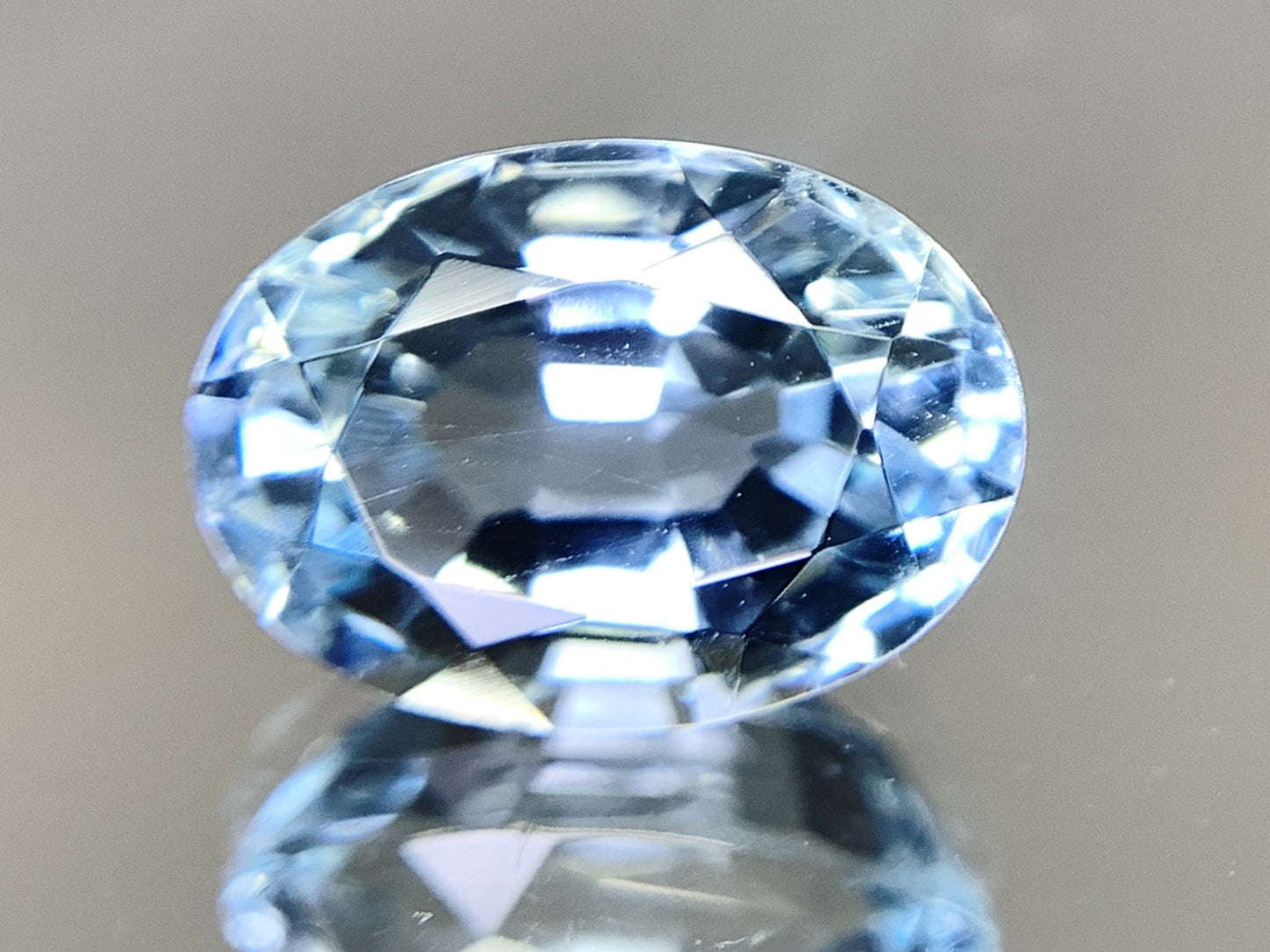 アクアマリン 天然 3.770ct 宝石ソーティング付き 11.6㎜×8.2㎜×6.6㎜ ルース（ 裸石 ） 7155Y