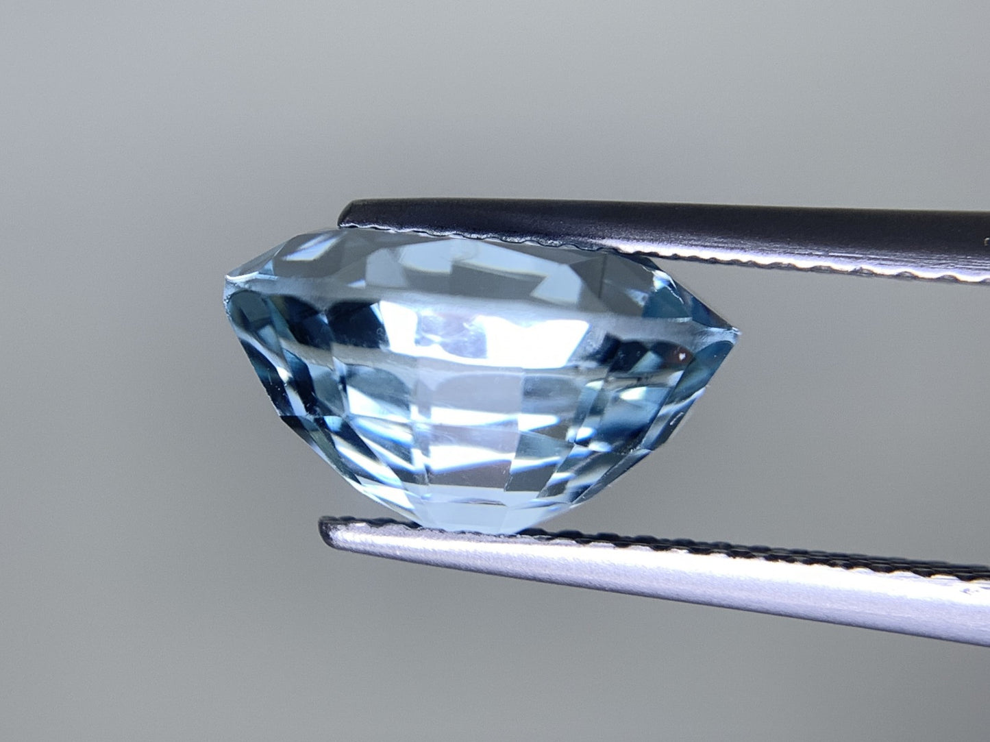 アクアマリン 天然 3.770ct 宝石ソーティング付き 11.6㎜×8.2㎜×6.6㎜ ルース（ 裸石 ） 7155Y