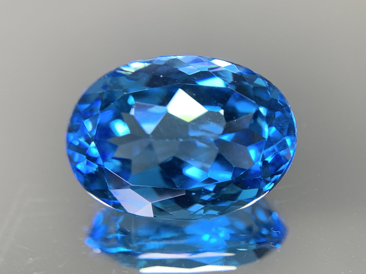ブルートパーズ 天然 16.161ct 宝石ソーティング付き 17.6㎜×12.7㎜×8.9㎜ ルース（ 裸石 ） 8332Y