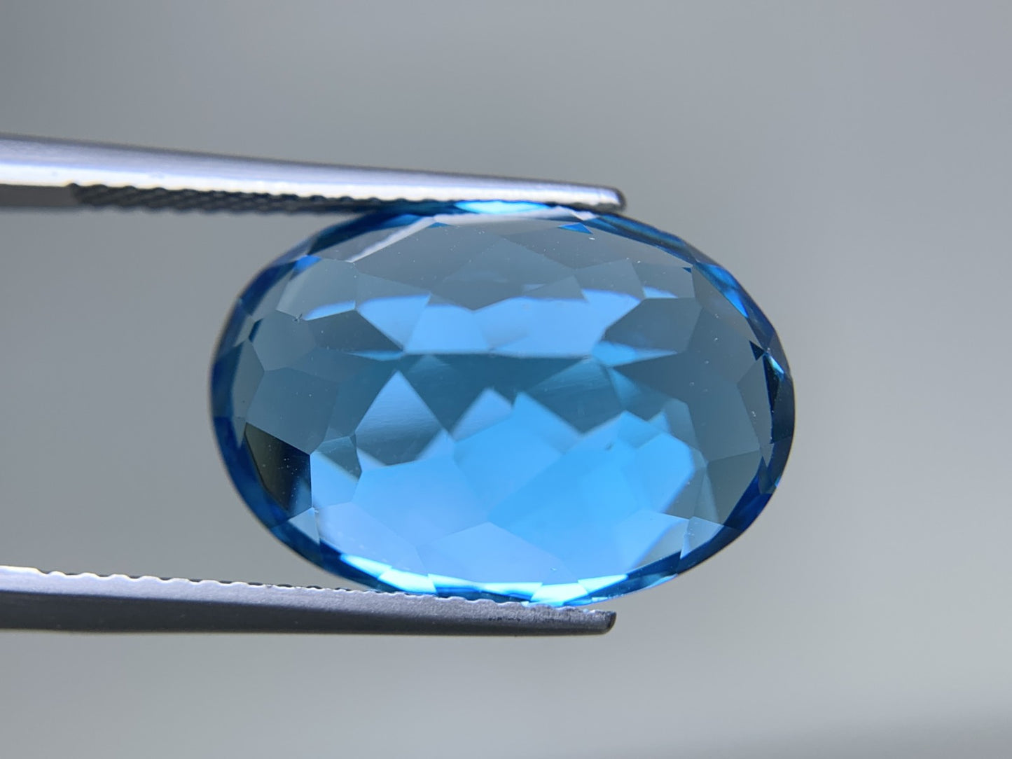 ブルートパーズ 天然 16.161ct 宝石ソーティング付き 17.6㎜×12.7㎜×8.9㎜ ルース（ 裸石 ） 8332Y