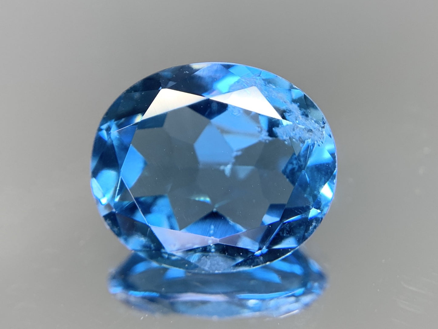 ブルートパーズ 天然 8.625ct 宝石ソーティング付き 13.9㎜×11.9㎜×6.5㎜ ルース（ 裸石 ） 8343Y
