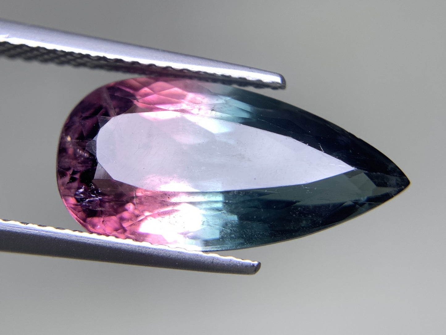 パーティカラードトルマリン 天然 6.878ct 中央宝石ソーティング付き 17.87㎜×9.31㎜×6.31㎜ ルース（ 裸石 ） 7109Y