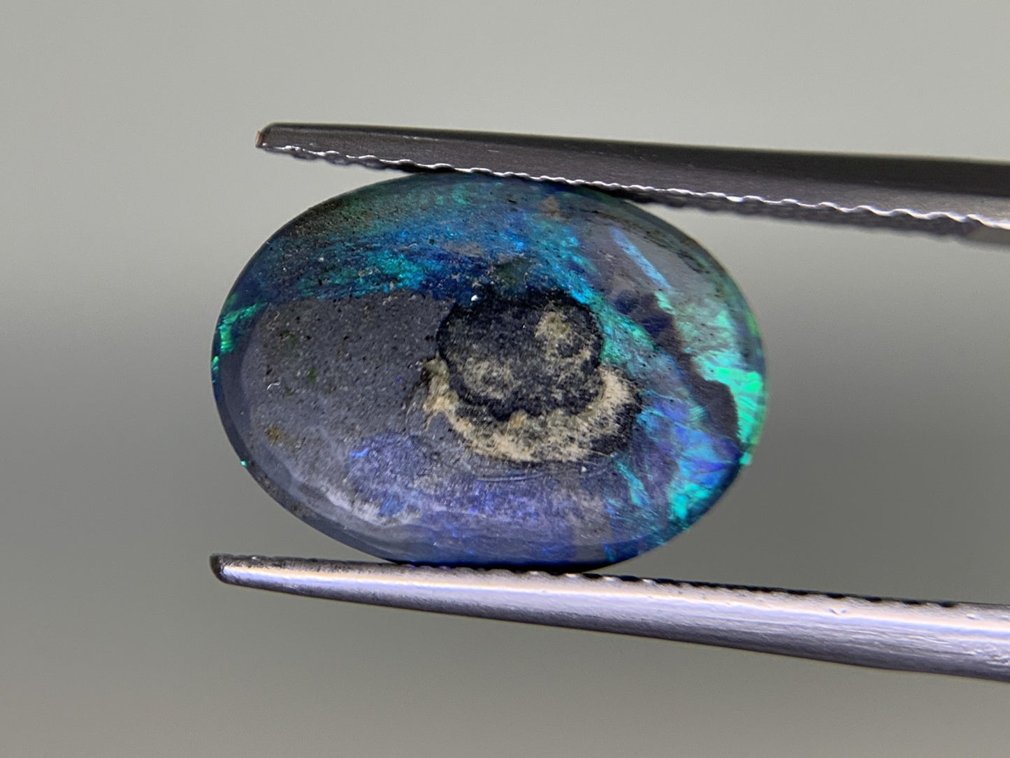 ブラックオパール 2.955ct 宝石ソーティング付き  12.7㎜×9.5㎜×4.4㎜  ルース（ 裸石 ） 3214Y