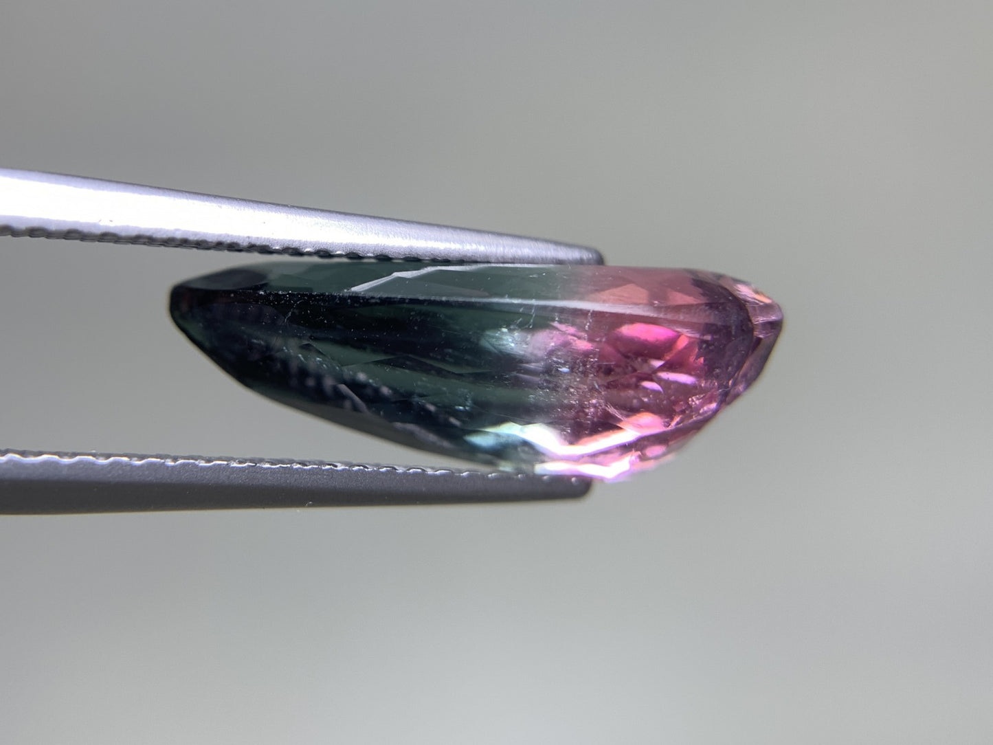 パーティカラードトルマリン 天然 6.878ct 中央宝石ソーティング付き 17.87㎜×9.31㎜×6.31㎜ ルース（ 裸石 ） 7109Y