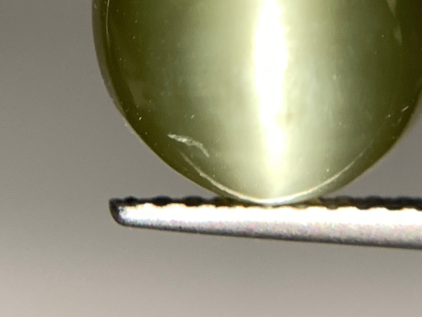 ネフライトキャッツアイ 天然 4.480ct 宝石ソーティング付き 10.6㎜×10.0㎜×5.2㎜ ルース（ 裸石 ） 5036Y
