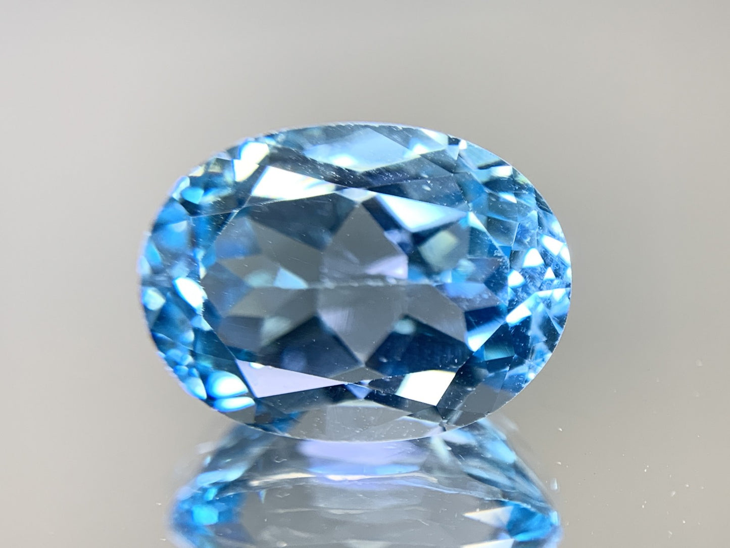 ブルートパーズ 天然 12.709ct 宝石ソーティング付き 16.0㎜×11.9㎜×8.3㎜ ルース（ 裸石 ） 8336Y