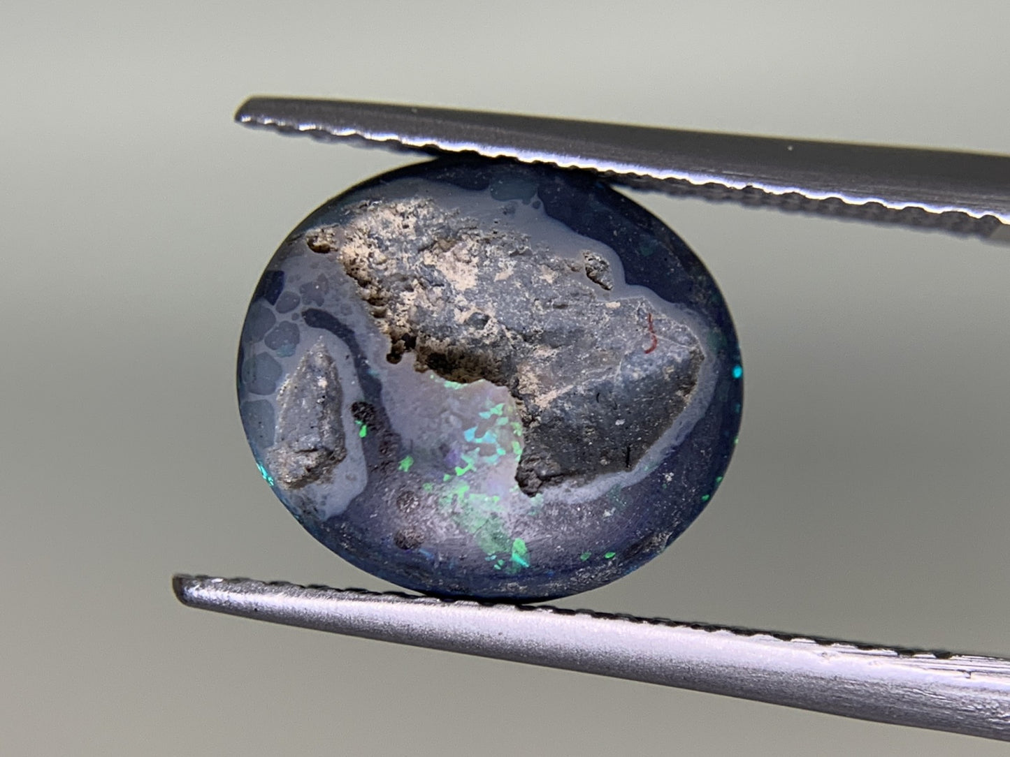 ブラックオパール 2.864ct 宝石ソーティング付き  11.2㎜×10.0㎜×4.9㎜  ルース（ 裸石 ） 3198Y